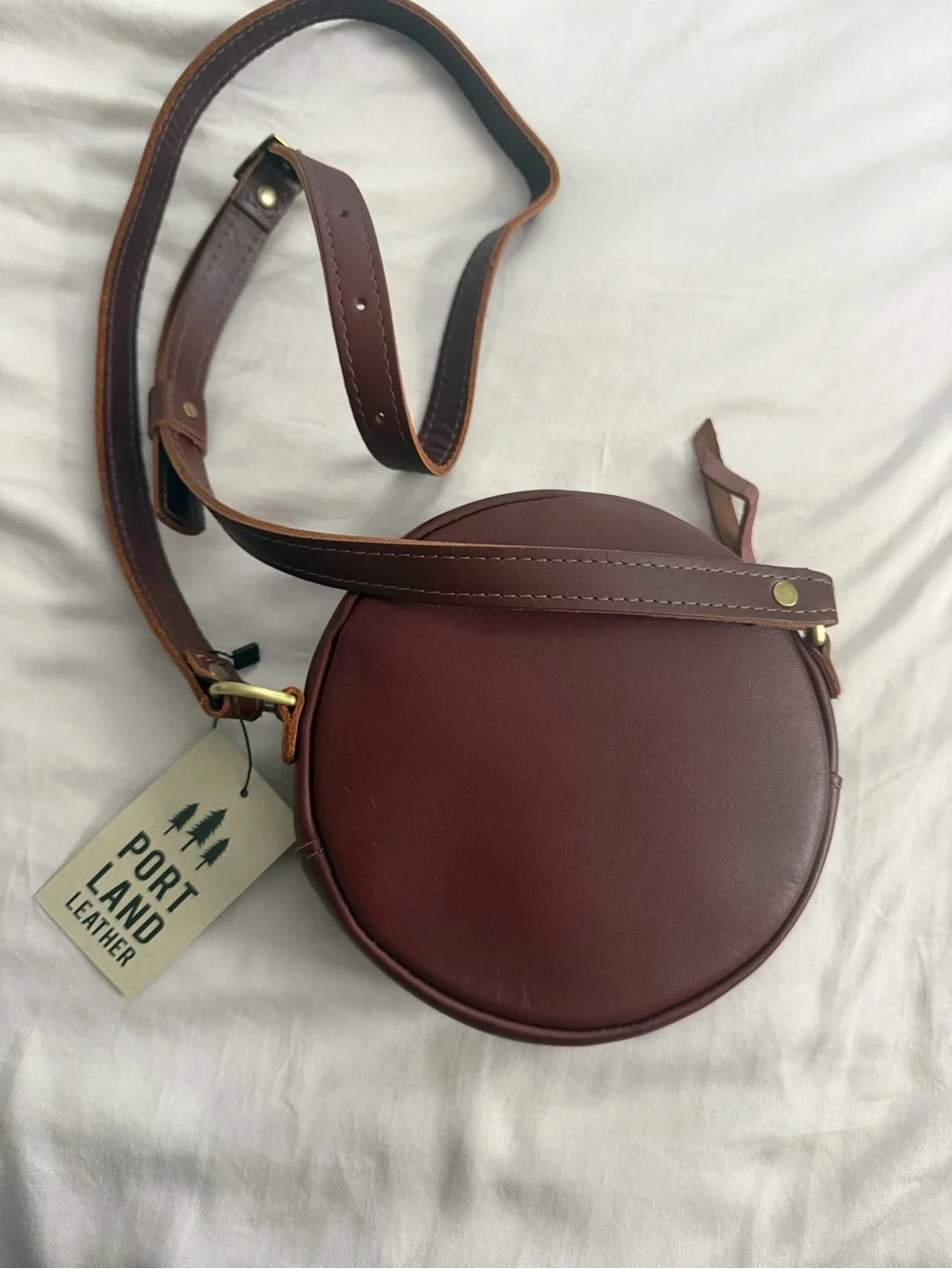 Portland Leather compact round